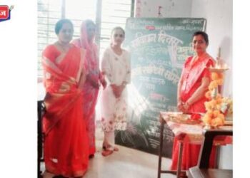 संविधान दिनानिमित्त ‘ सौ. हिराबाई पाटील’ विद्यालयात प्रभात फेरीसह विविध स्पर्धांचा उत्साह