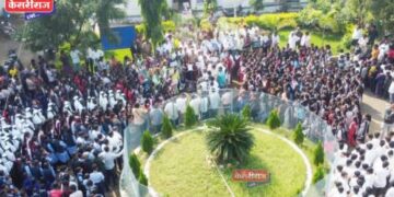 चिमुकलीच्या हत्येप्रकरणी निषेध मोर्चात जनसागर उसळला