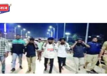 पोलिसांनी दहशत माजविणाऱ्या गुन्हेगारांची धिंड काढली