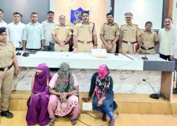  रथोत्सवात महिलांचे मंगळसूत्र चोरणाऱ्या  महिलांची टोळी जेरबंद