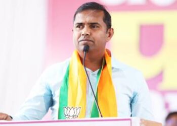 चाळीसगाव नगराध्यक्षपदासाठी प्रतिभा चव्हाण यांचा ‘शक्तिप्रदर्शन’ करत उमेदवारी अर्ज दाखल!