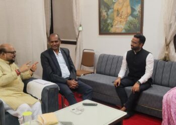 पालकमंत्री गुलाबराव पाटील यांची पालक सचिव यांचेसमवेत विकास कामासंदर्भात चर्चा