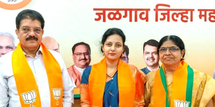 कुटुंबीयांनी विकासाचा पाया रचला, आता आरोग्यपूर्ण, डिजिटल प्रभागासाठी सज्ज !