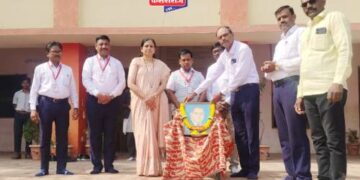 बारी विद्यालयात डॉ. आंबेडकर यांना अभिवादन