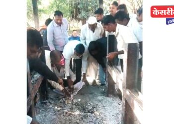 अरे देवा… अंत्यसंस्कार झालेल्या महिलेच्या अस्थि आणि दागिन्यांची चोरी