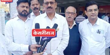  जळगाव महापालिका निवडणूक : महायुती की स्वबळावर ? दुपारी १२ वाजता घोषणा