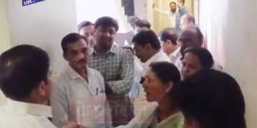 निष्ठावंत कार्यकर्ते रडले, भोळेमामांना अश्रू अनावर ; महायुतीमुळे भाजपमध्ये खदखद वाढली..!