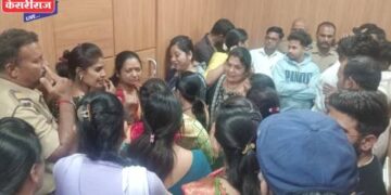 भाजपात अपेक्षित बंड होणार का थंड ? निष्ठावंत कार्यकर्त्यांची समजूत काढण्याचे नेत्यांचे प्रयत्न सुरू