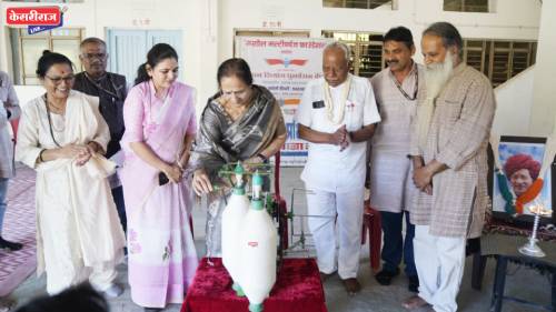 गांधी रिसर्च फाऊंडेशनच्या सहकाऱ्यांचे दिव्यांग मुलांसाठी सूत कताई प्रशिक्षण