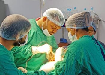 नाभीच्या हर्नियाची शस्त्रक्रिया करून प्रौढाला मिळाला दिलासा