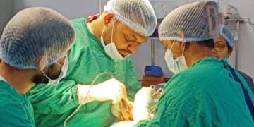 नाभीच्या हर्नियाची शस्त्रक्रिया करून प्रौढाला मिळाला दिलासा