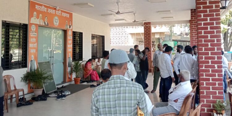 भाजपातर्फे इच्छुक उमेदवारांच्या मुलाखतींना सुरुवात