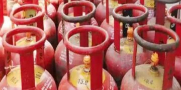 बेकायदेशीर गॅस सिलेंडर साठा उघडकीस, ३४ हजारांचा मुद्देमाल जप्त