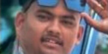 भरधाव दुचाकी दुभाजकाला धडकल्याने तरुण ठार