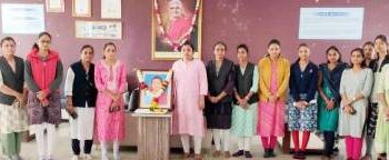 डॉ. वर्षा पाटील कॉलेज ऑफ कॉम्प्युटर एप्लीकेशन महाविद्यालयात सावित्रीबाई फुलेना अभिवादन