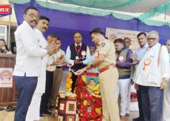 शिरसोलीच्या बारी समाज विद्यालयात ‘भरारी’ स्नेहसंमेलन उत्साहात