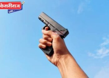 किरकोळ वादातून हवेत गोळीबार, चौघांना अटक : हाणामारीत एक जखमी