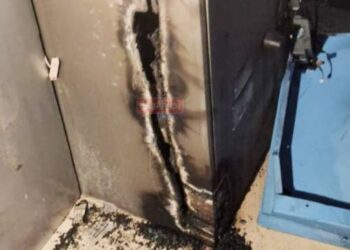 चोरट्यांचा एटीएम मशीन फोडण्याचा प्रयत्न अंगलट, शॉर्टसर्किटमुळे लागली भयंकर आग