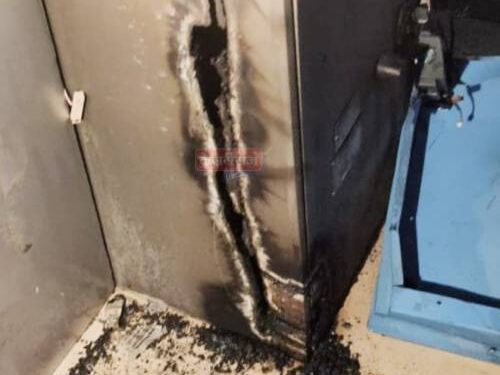 चोरट्यांचा एटीएम मशीन फोडण्याचा प्रयत्न अंगलट, शॉर्टसर्किटमुळे लागली भयंकर आग