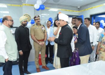 शासकीय रुग्णालयातील अद्ययावत सोयीसुविधांमुळे जिल्ह्याचा आरोग्य विकास उंचावतोय : पालकमंत्री गुलाबराव पाटील