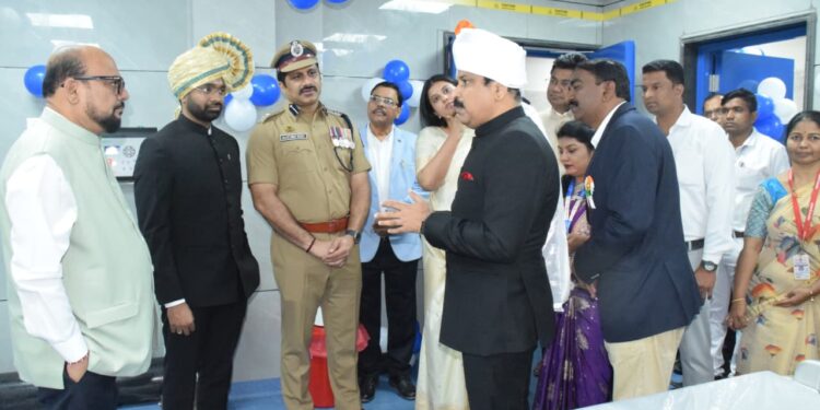 शासकीय रुग्णालयातील अद्ययावत सोयीसुविधांमुळे जिल्ह्याचा आरोग्य विकास उंचावतोय : पालकमंत्री गुलाबराव पाटील