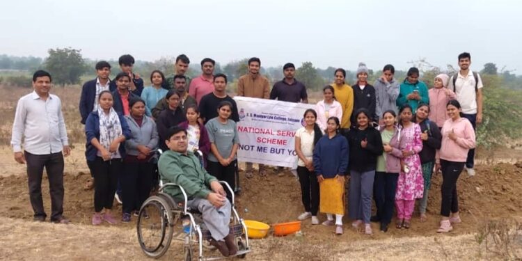 शिरसोलीत मणियार विधी महाविद्यालयाच्या हिवाळी शिबिराचा समारोप