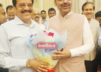 आमदार राजूमामा भोळेंच्या नेतृत्वाचे मुंबईत मुख्यमंत्र्यांकडून कौतुक