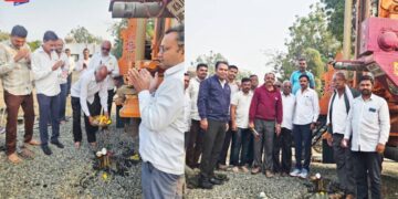 शिरसोली येथे मंदिर परिसरात बोअरवेलचे लोकार्पण