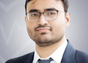 तीव्र डोकेदुखीकडे दुर्लक्ष करू नका ; असू शकतात मेंदूच्या आजाराचे संकेत !