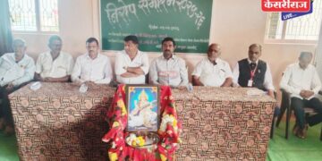 शिरसोलीत बारी समाज विद्यालयात दहावी-बारावीच्या विद्यार्थ्यांना निरोप