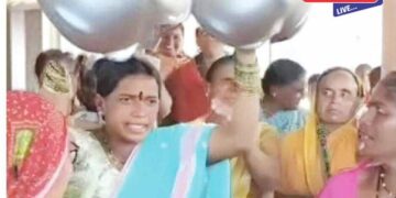 महिनाभरापासून पाणीपुरवठा खंडित : चाळीसगाव तालुक्यात ग्रामपंचायत कार्यालयाला ठोकले टाळे !