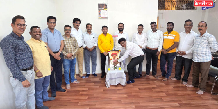 ‘दर्पण’कार बाळशास्त्री जांभेकर यांना जळगावमध्ये अभिवादन