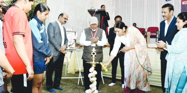  कबडडीत शिवाजी पॉलिटेक्निक सांगोला तर खो.खो मध्ये श्री सिद्धेश्वर महिला पॉलिटेक्निक, सोलापूर विजेते