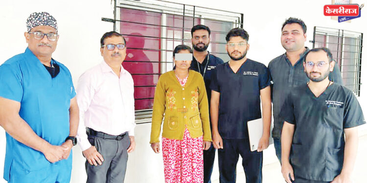  ३८ वर्षीय महिलेच्या पोटातील आतड्यांचा पीळ शस्त्रक्रियेद्वारे यशस्वीरीत्या सुटला