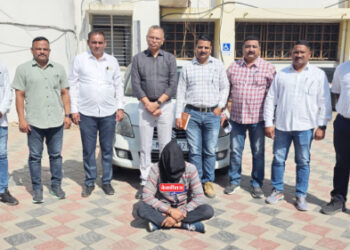 लिफ्ट देण्याच्या बहाण्याने लूटमार करणारा गजाआड