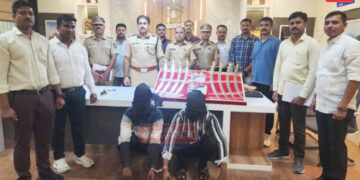 खूनाच्या गुन्ह्यातील फरार आरोपीला गावठी कट्टा, ८ तलवारींसह अटक