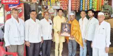 सुमित पाटील यांचा वावडदा येथे जाहीर सत्कार