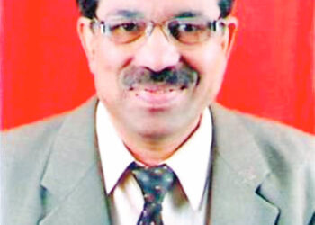 मोबाईलवर बोलतांना पडून मणक्याला गंभीर दुखापत चालणे झाले होते बंद