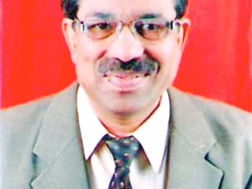 मोबाईलवर बोलतांना पडून मणक्याला गंभीर दुखापत चालणे झाले होते बंद