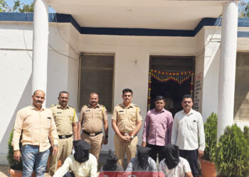 चाळीसगाव तालुक्यात राजकीय वैमनस्यातून सरपंच, उपसरपंचांना ठार मारण्याचा प्रयत्न