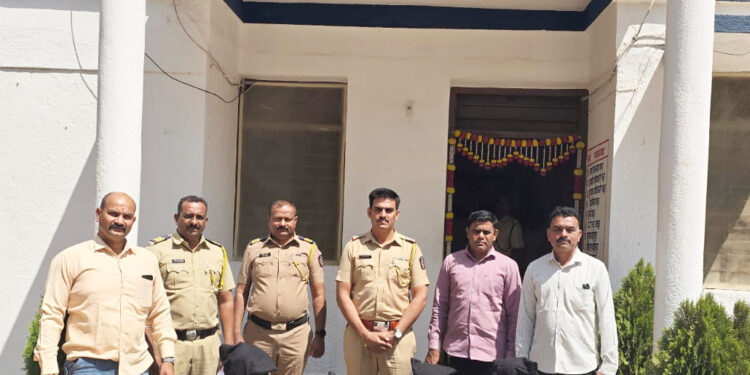 चाळीसगाव तालुक्यात राजकीय वैमनस्यातून सरपंच, उपसरपंचांना ठार मारण्याचा प्रयत्न