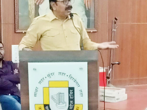 खूनाच्या गुन्ह्यातील फरार आरोपीला गावठी कट्टा, ८ तलवारींसह अटक