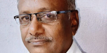 अज्ञात वाहनाच्या धडकेत दुचाकीवरील दाम्पत्य पुलाखाली पडले, जागीच ठार !