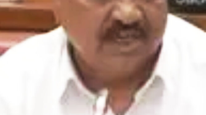 जळगाव जिल्ह्यातील २६ गावांच्या दूषित पाणीप्रश्नी एकनाथराव खडसे आक्रमक