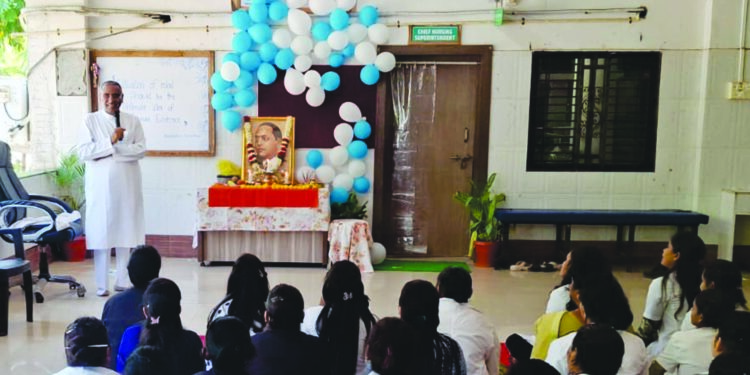 डॉ. उल्हास पाटील वैद्यकिय रूग्णालयात महामानवास अभिवादन