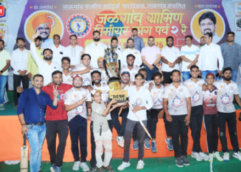 ‘जळगाव ग्रामीण प्रीमियर लीग’च्या महाअंतिम सामन्यात सतखेडा संघ विजयी