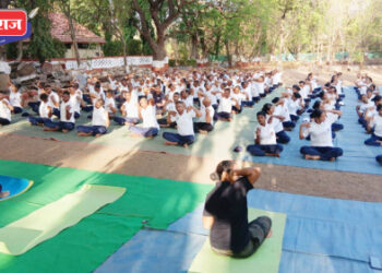 जळगाव पोलीस मुख्यालयात रविवारी नवप्रविष्ट पोलिस अंमलदारांचे आगमन; प्रशिक्षणपूर्व योगा सत्र