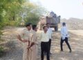 निमगव्हाण येथे पोलिसांची धडक कारवाई; १७०० ब्रास बेकायदेशीर वाळू साठा जप्त
