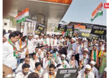 पेट्रोल-डिझेल दरवाढ मागे घ्या; शेतकऱ्यांना पूर्ववत ८ तास वीज द्या