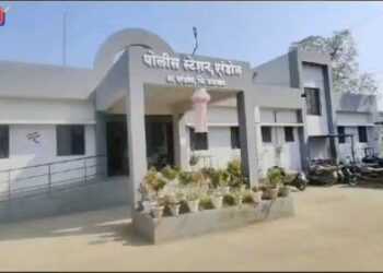 पेट्रोल भरण्याच्या किरकोळ वादातून मारहाण; पाच जणांविरोधात गुन्हा